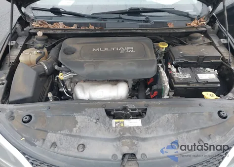 2015 Chrysler 200 Limited z USA, uszkodzony, nr VIN 1C3CCCAB6FN724913